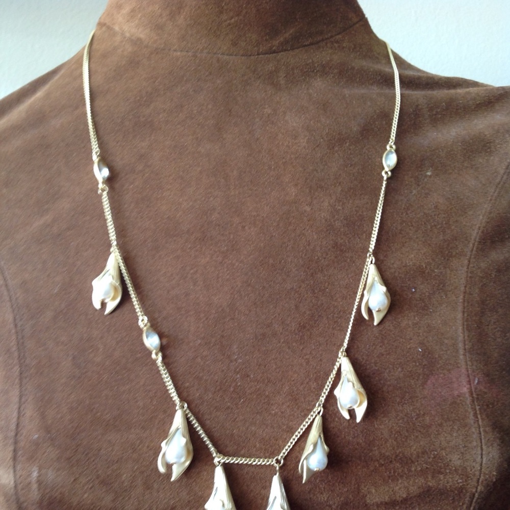 Banana republic necklace